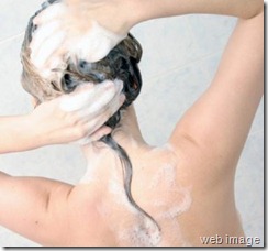 Lavando os fios com o shampoo certo