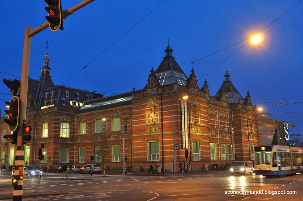 [Amsterdam.-Museo-Stedelijk.-Exterior%255B8%255D.jpg]