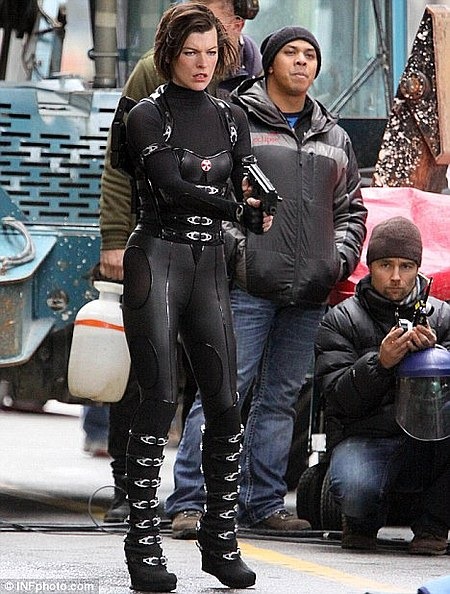 Milla Jovovich a Resident Evil Retribution forgatásán 02