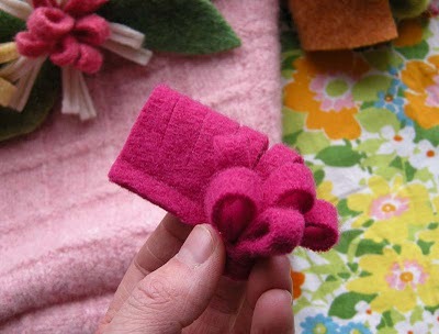 [Felt-Flower-Mini-Tote9%255B4%255D.jpg]