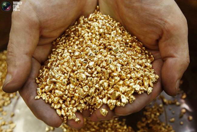 Gold, most beautiful metal in various shapes
