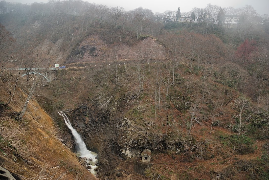 関温泉の下にある niigata03_a_5.jpg