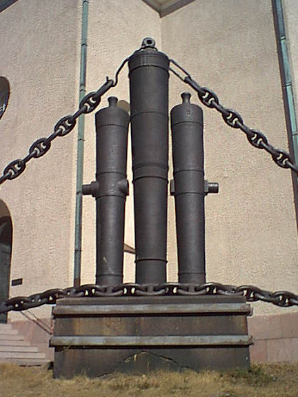 Cannons in chains