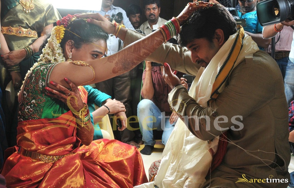 [Nani_Anjana_Wedding_Saree%255B4%255D.jpg]