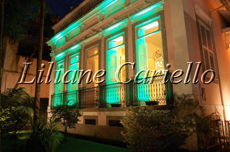 Fotos de Casamento Laura e Marcelo no Solar das Palmeiras. Foto numero 08 da cerimonialista Liliane Cariello, do Rio de Janeiro, RJ, que faz cerimonial de casamentos, cerimonial de eventos, cerimonial de festas, cerimonial de 15 anos, cerimonial de bodas, cerimonial de eventos sociais, cerimonial de aniversários, decoração de casamento, decoração de festas de 15 anos, decoração de eventos sociais, decoração de aniversários, buffet de casamento, buffet de 15 anos, buffet festas, buffet eventos e assessoria cerimonial. Solar das Palmeiras cerimonial casamento cerimonialista eventos casamentos rio docinhos de cerimonia religioso roteiro decoraçao festas infantis foto