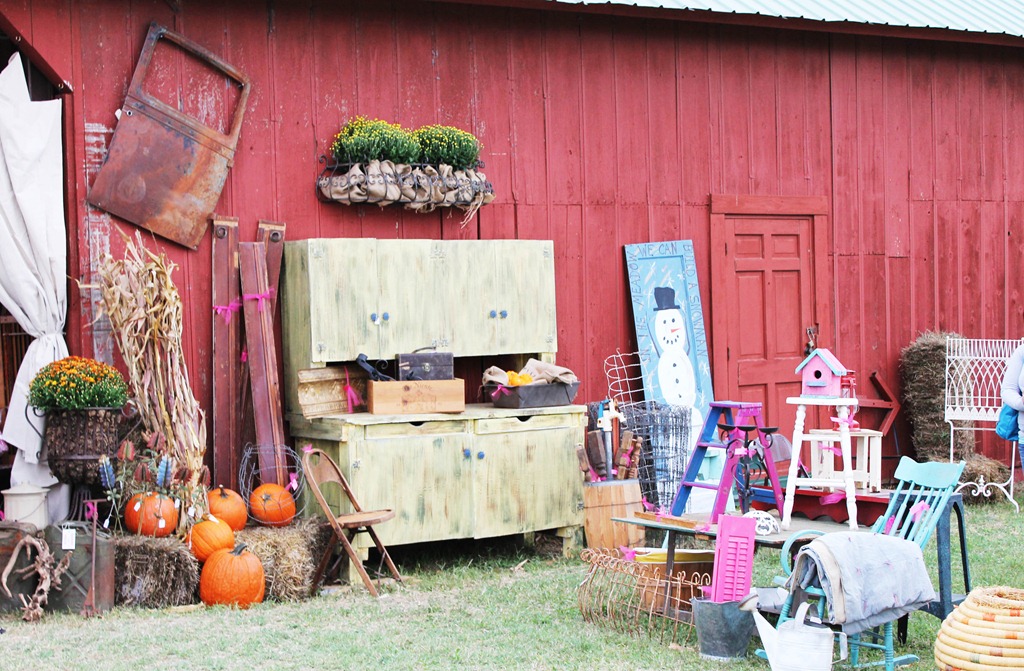 [barn%2520sale%2520Oct.2012%2520108%255B4%255D.jpg]