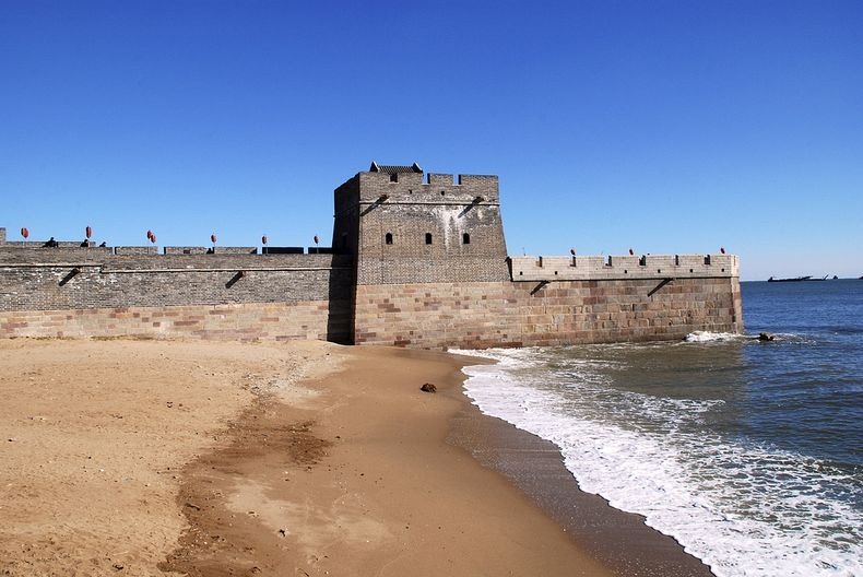 Old Dragon Head, Sisi Unik Pertemuan Tembok Besar Cina Dengan Laut [ www.BlogApaAja.com ]