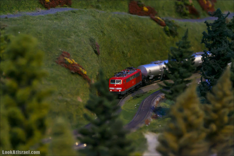 А с платформы говорят "Это город Тель Авив"