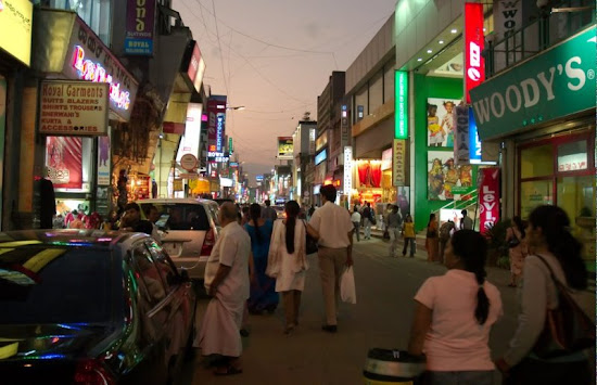 Bangalore_Commercial Street_Bangaluru.jpg Bangalore_Commercial Street_Bangaluru.jpg