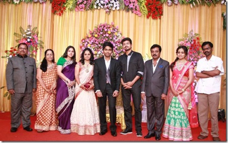 vijay-at-gv-prakash-saindhavi-wedding-reception-photos-59