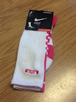 Matching Nike Basketball Elite Socks for LeBron 9 Miami Vice nike basketball elite lebron socks think pink 1 01 Matching Nike Basketball Elite Socks for LeBron 9 Miami Vice