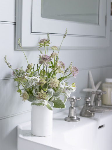 I love the just picked look of this small arrangement.