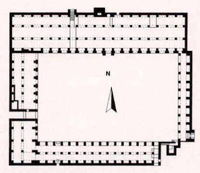 Ground plan of the Great Mosque of Aleppo The Great Mosque of Aleppo has been rebuilt and renovated many times over the centuries, and only its basic layout still goes back to the early Islamic period. With its rectangular courtyard, which has a three-aisle prayer hall on the southern side and is surrounded by arcades, it is based on the Umayyad mosque in Damascus. The Zangid ruler Nur al-Din restored the mosque in 1174 after a fire and extended it to the southeast.