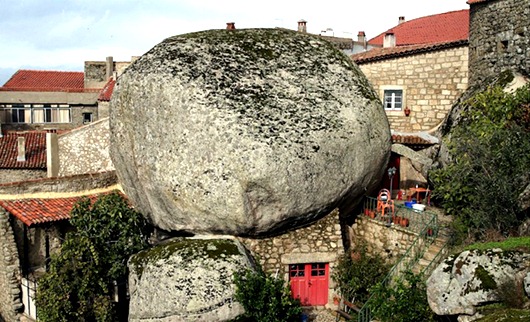 Monsantq Monsantq