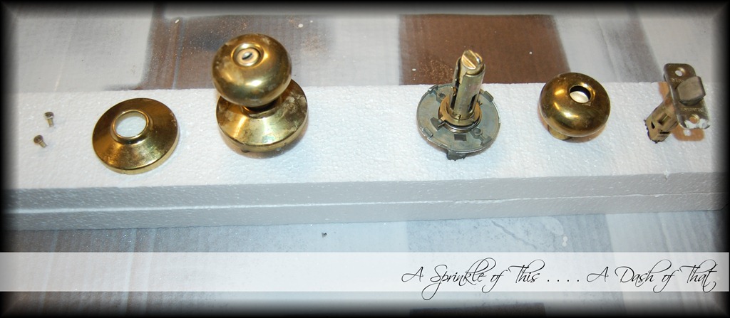 [Brass%2520doorknobs%2520spray%2520painting%2520process%2520%257BA%2520Sprinkle%2520of%2520This%2520.%2520.%2520.%2520.%2520A%2520Dash%2520of%2520That%257D%255B4%255D.jpg]