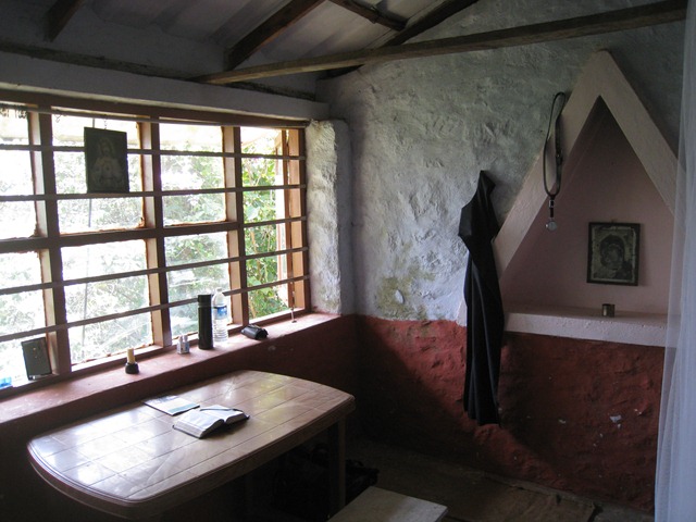 [HermitageDesk4.jpg]