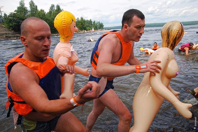 sex-doll-rafting23