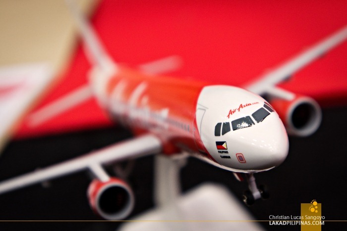 AirAsia Flies to Singapore