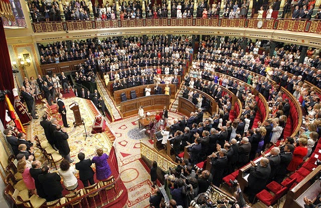 LAS CORTES GENERALES PROCLAMAN A FELIPE VI CON UN "VIVA EL REY"