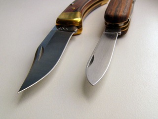 рядом Buck 110