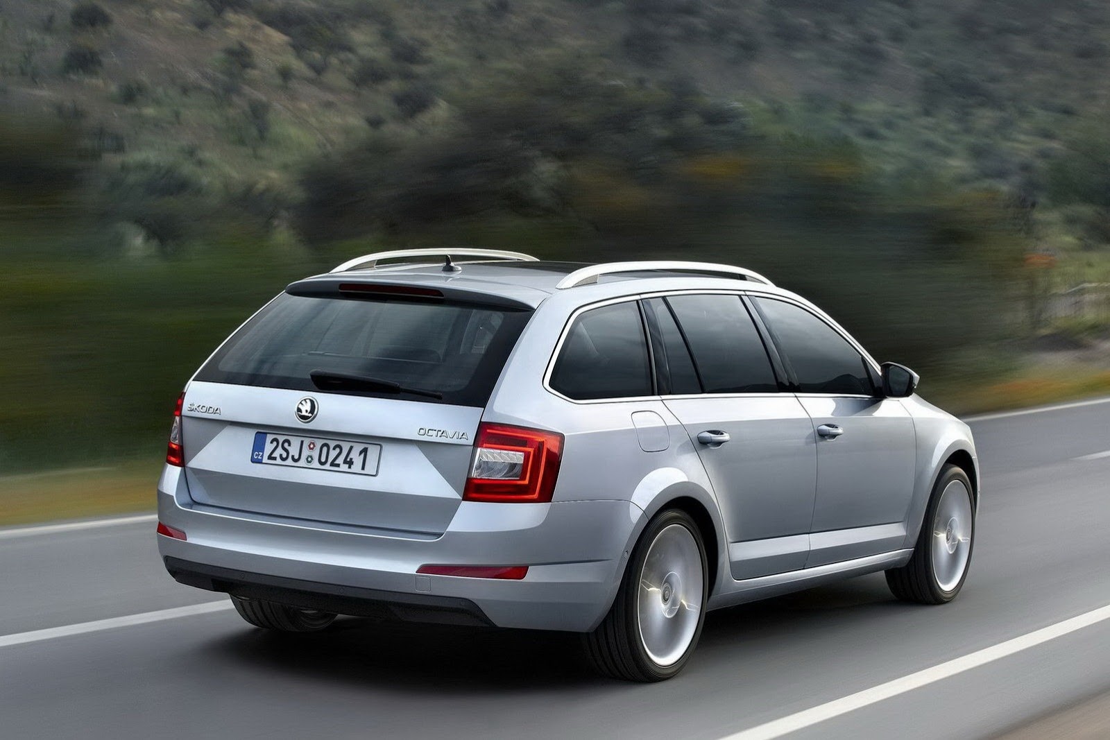 [New-Skoda-Octavia-Combi-24%255B2%255D.jpg]