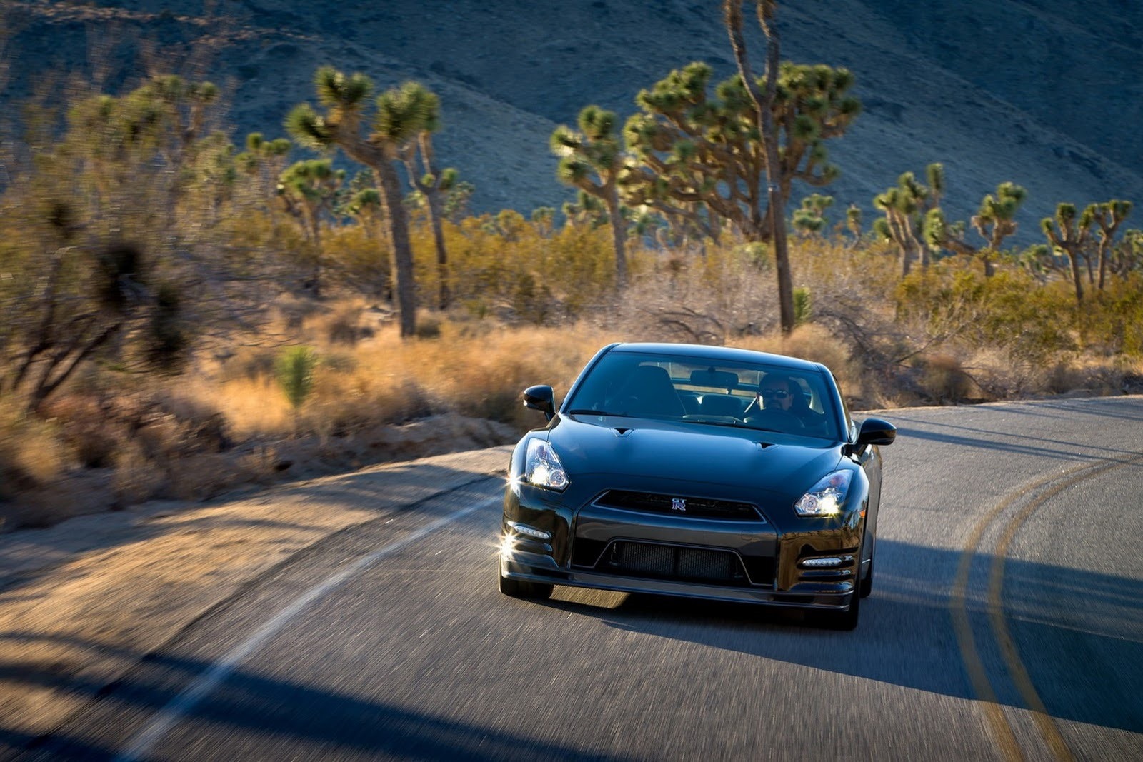[Nissan-GT-R-6%255B3%255D.jpg]