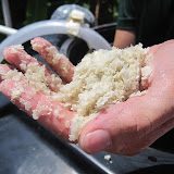 Just a tiny bit of all the calcium that was lining the inside of the tinaco.