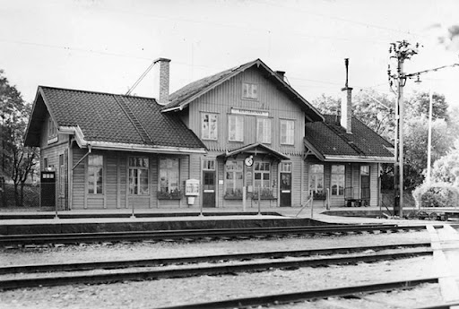 bergsbrunna-station-1945.jpg