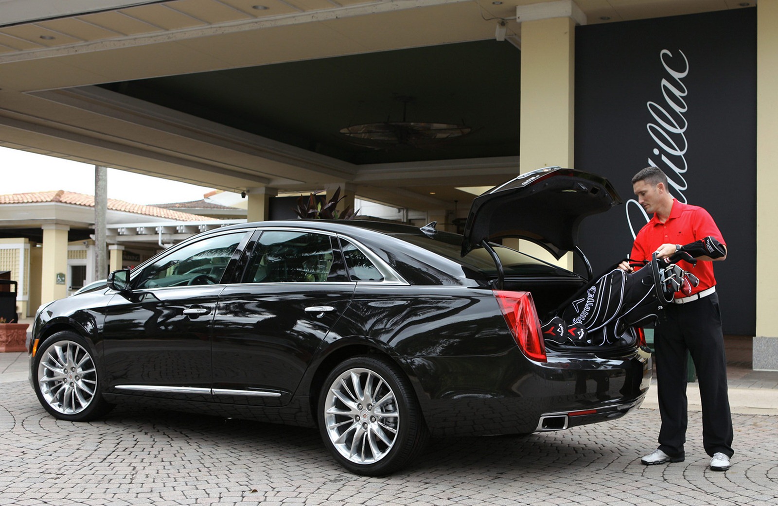 2013-Cadillac-XTS-1%255B2%255D.jpg