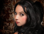 2558715384 d2f6d40155 b%252520 %2525202%2525201 Gothic girl Pictures of the Week