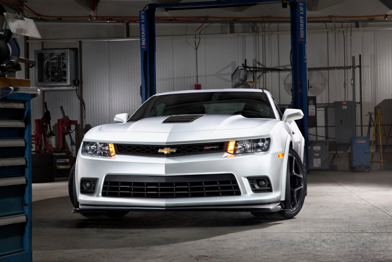 [2015-Chevrolet-Camaro-Z28-25%255B2%255D.jpg]
