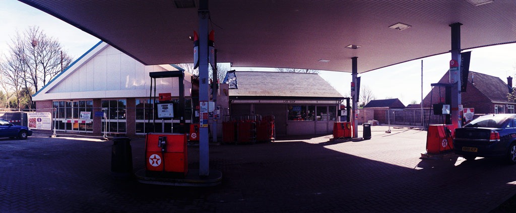 [The-Petrol-Station-2---PANO%255B6%255D.jpg]