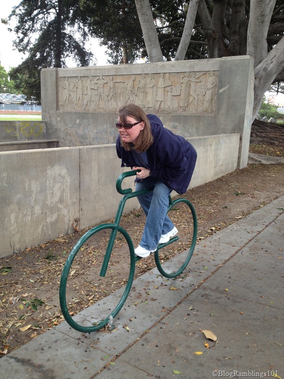 [liz%2520on%2520bike%255B19%255D.jpg]