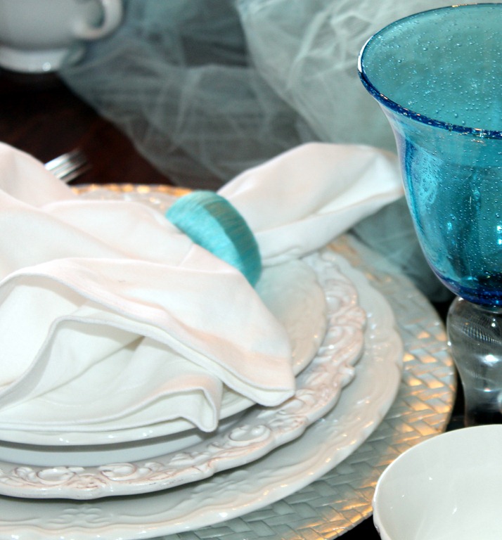 [February%25205%252C%25202012%2520Tiffany%2520Tablescape%2520010%255B4%255D.jpg]