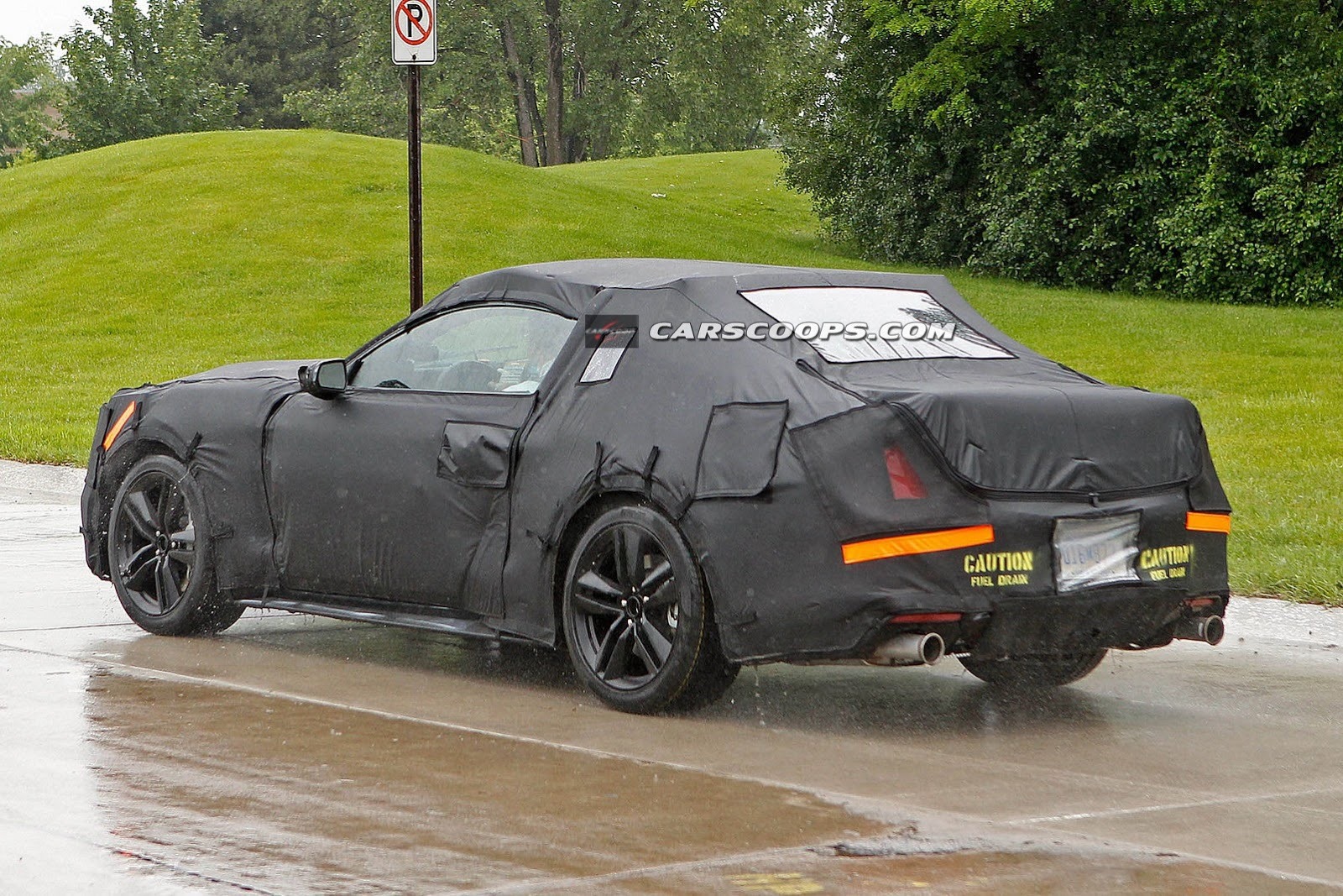 [2015-Ford-Mustang-Coupe-4Carscoops%255B3%255D%255B4%255D.jpg]