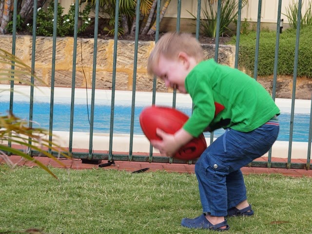 [ode%2520-%2520mixing%2520it%2520up%2520with%2520the%2520big%2520kids%2520kicking%2520the%2520footy%255B3%255D.jpg]