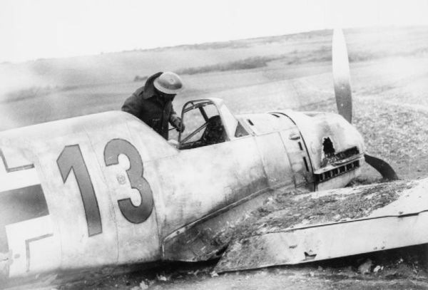 [aircraft-wreck-battle-of-britain-104.jpg]