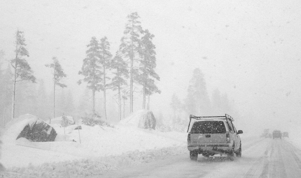 [Donner-Summit-Snow9.jpg]