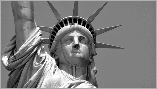 Statue-of-liberty-NYC-Black-and-white-photography-02