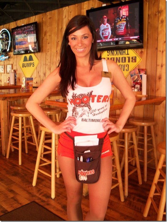 Victoria-Brown-hot-hooters-3