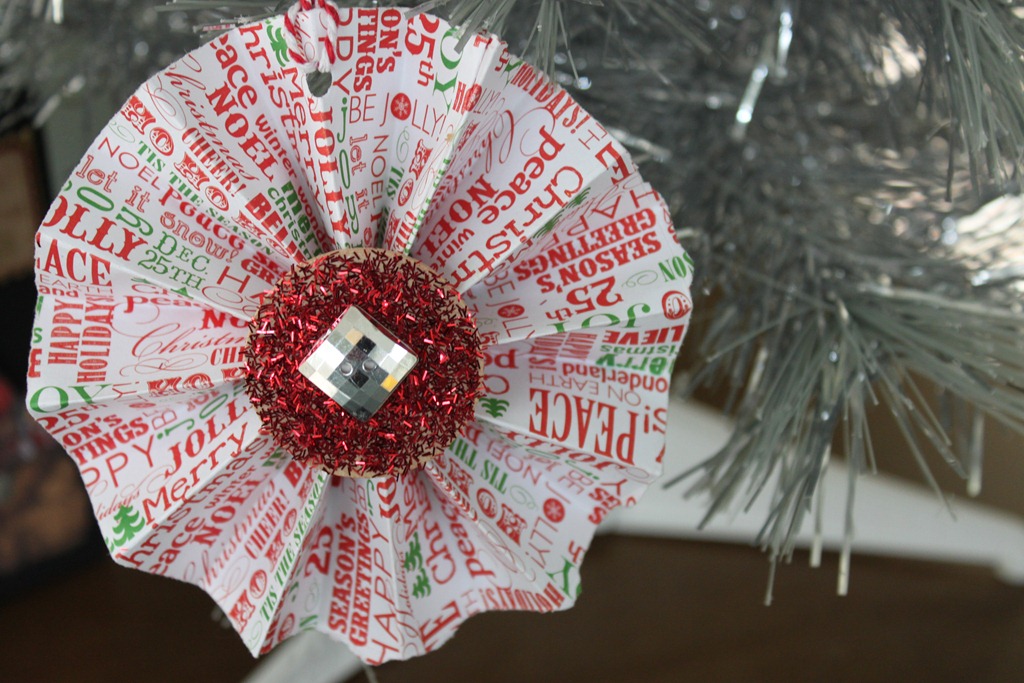 [Christmas-Rosette-Ornaments-0261.jpg]