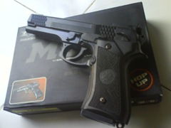 pistol mainan