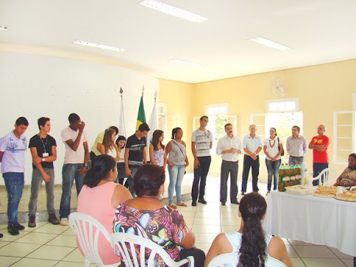 Jovens inauguram programa do primeiro emprego