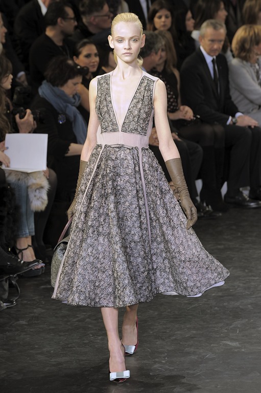 [LouisVuittonFall2010o1TBTyn44dcx4.jpg]