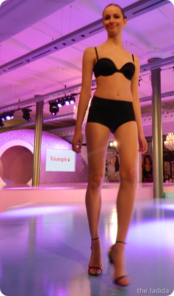 Triumph 2012 Spring Collection (8) Triumph 2012 Spring Collection (8)