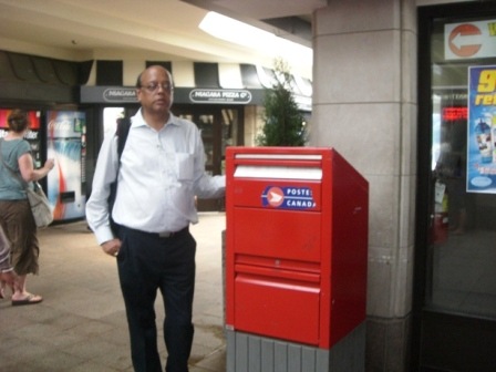 [Sudhir%2520with%2520letterbox%2520at%2520Niagara%2520Falls%255B7%255D.jpg]
