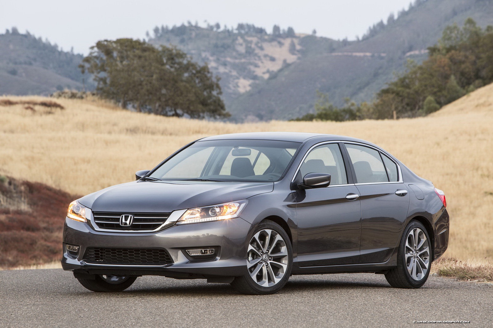 [2013_Honda_AccordSport_Sedan_313%255B2%255D.jpg]