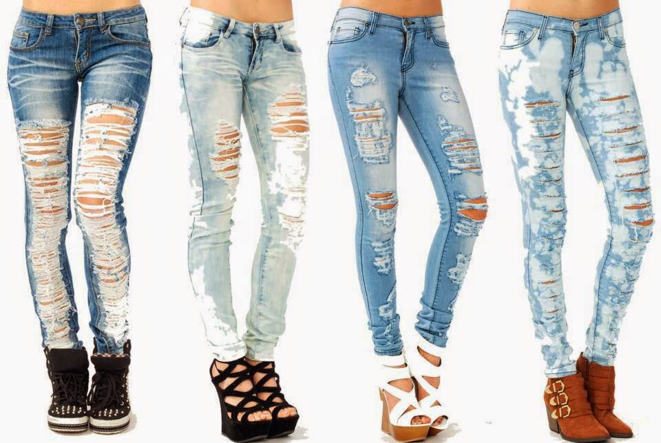 Calça jeans Rasgada ta na moda.
