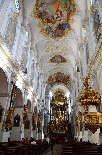 [Munich%252018%2520Cathedral%255B4%255D.jpg]