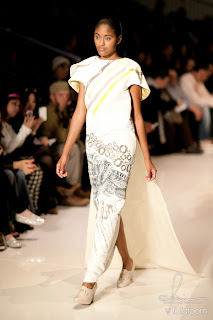 Cynthia Tran & Kassie Moody - AA Graduate 2011 CynthiaTranKassieMoodyAAGraduate2011 Academy of Arts University Graduate Fashion Show 2011 Review